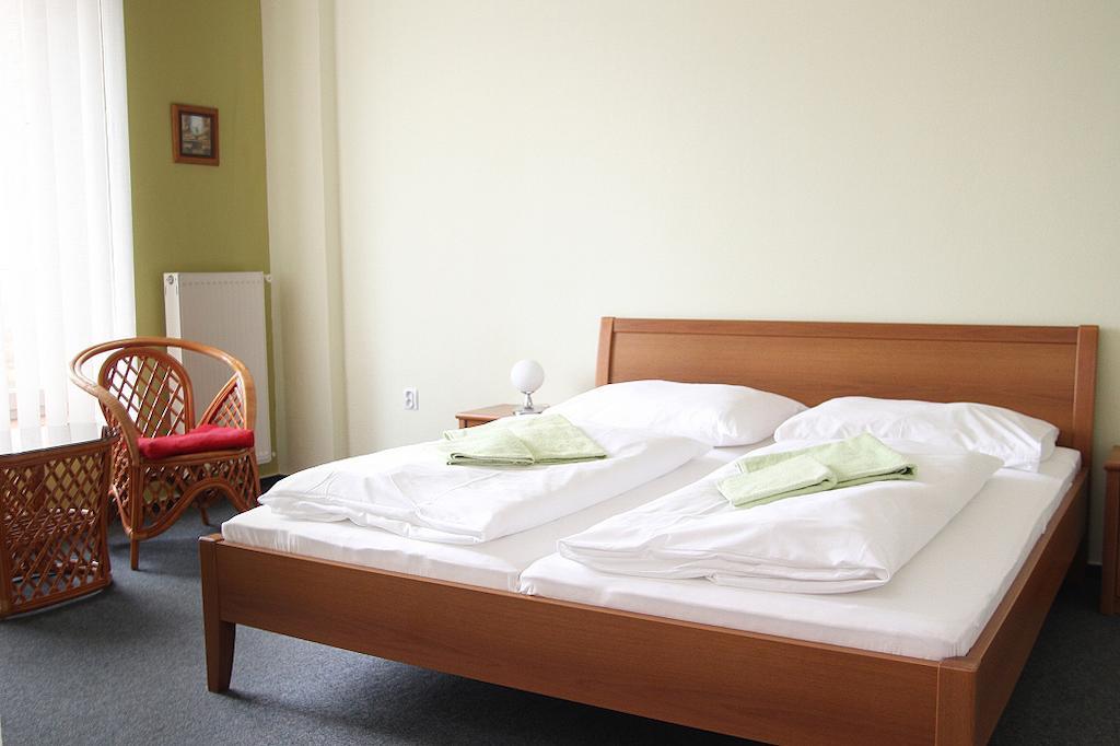 Milotin Hotel Зуберец Екстериор снимка