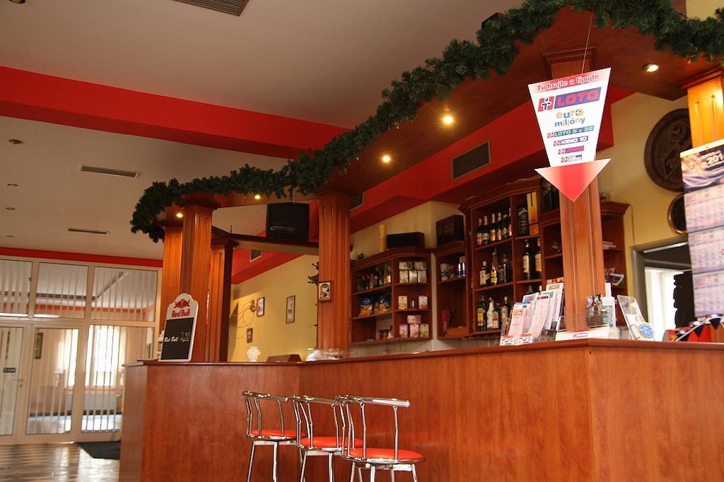 Milotin Hotel Зуберец Екстериор снимка